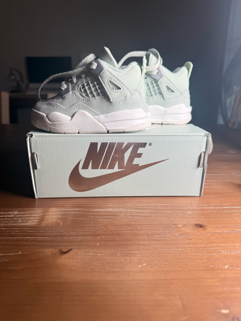 Jordan Kids' Retro 4 Sneakers in Mint - Picture 6 of 7